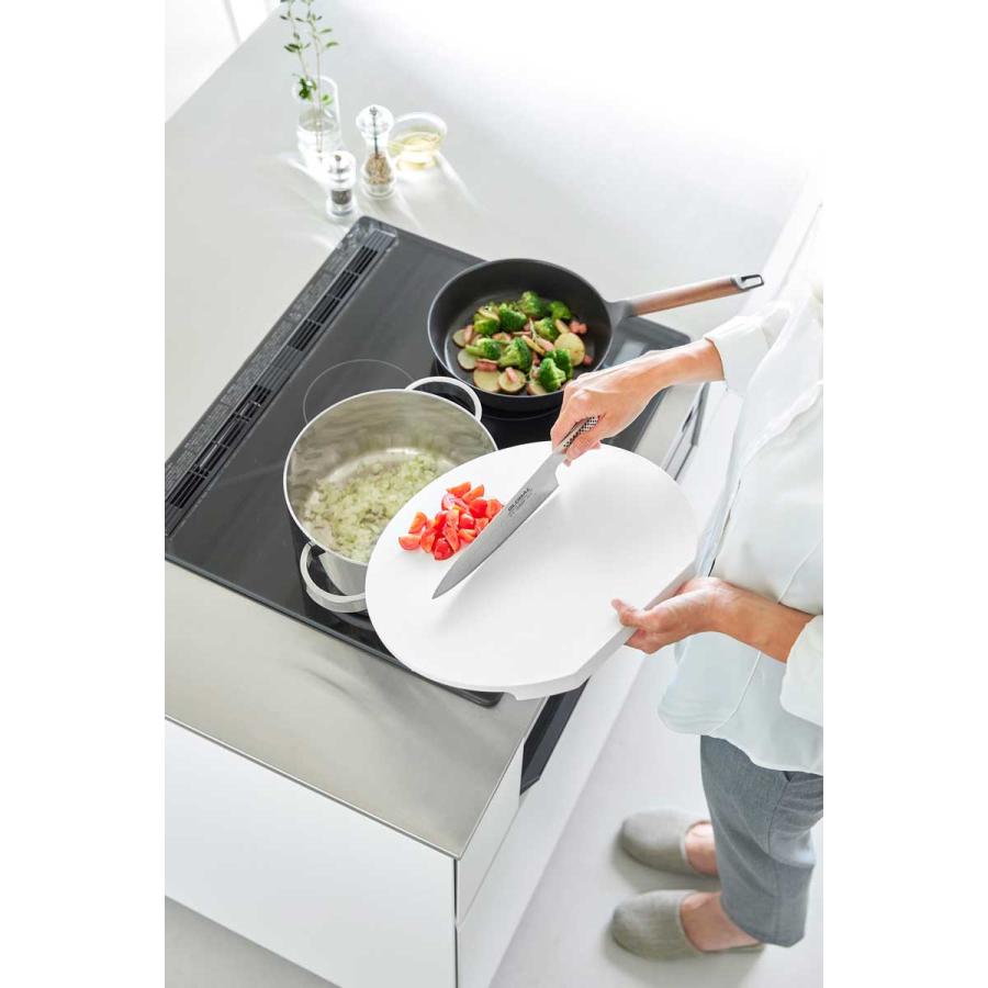 まな板 山崎実業 正規品 tower タワー 食洗機対応マグネット抗菌まな板 ラウンド L カッティングボード 正規販売店 10624 ホワイト | tower | 05