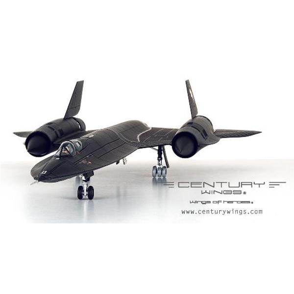 Century Wings 1/72 SR-71A ブラックバード アメリカ空軍 第9戦略偵察航空団1990年 ライト・パターソン空軍基地・オハイオ州 ＃61-7976 (001647) |  | 01