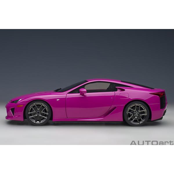 【美品⠀】オートアート 1/18 レクサス LFA AUTOart 1/18 レクサス LFA （ホワイテスト・ホワイト／ブラック