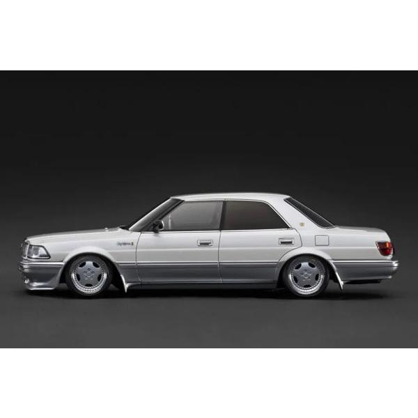 ignition_model 1/18 TOYOTA CROWN Royal Saloon G (130) Pearl White/Silver (IG3733) | ignition model | 01