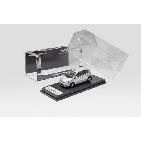 ダイキャストチーム 1/64 Toyota Vitz 5-ドア (P10) (LHD) シルバー (LL-077-355) | 