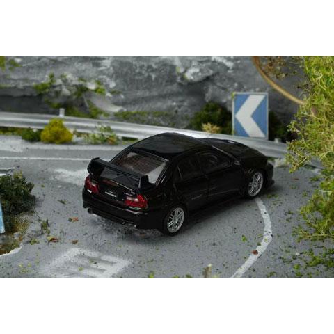 MOTORHELIX 1/64 三菱 Lancer EVOLUTION V GSR　Pyrenees Black Pearl (M64101) |  | 01