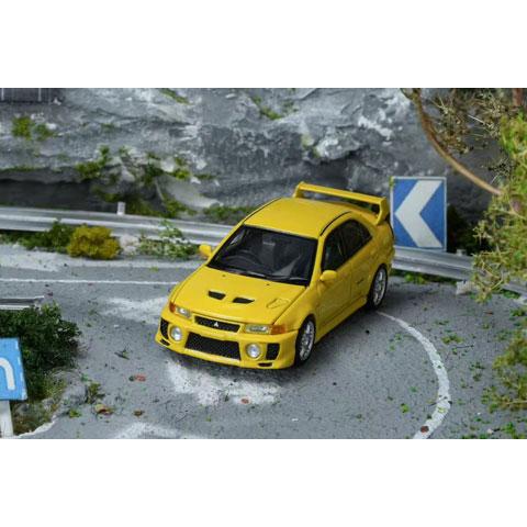 MOTORHELIX 1/64 三菱 Lancer EVOLUTION V GSR Dandelion Yellow (M64102) |  | 01