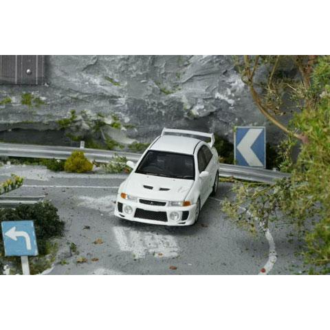 MOTORHELIX 1/64 三菱 Lancer EVOLUTION V GSR Scotia White (M64103) | 
