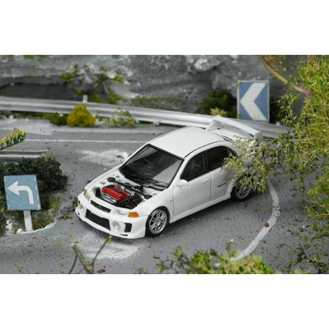 MOTORHELIX 1/64 三菱 Lancer EVOLUTION V GSR Scotia White (M64103) |  | 01