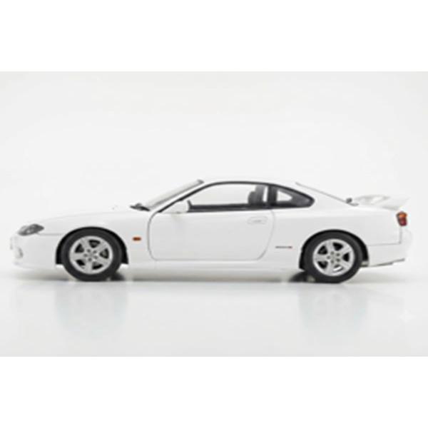 MOTORHELIX 1/18 Nissan Silvia (S15) Spec-R Aero 1999 Pearl White (M83001) | 