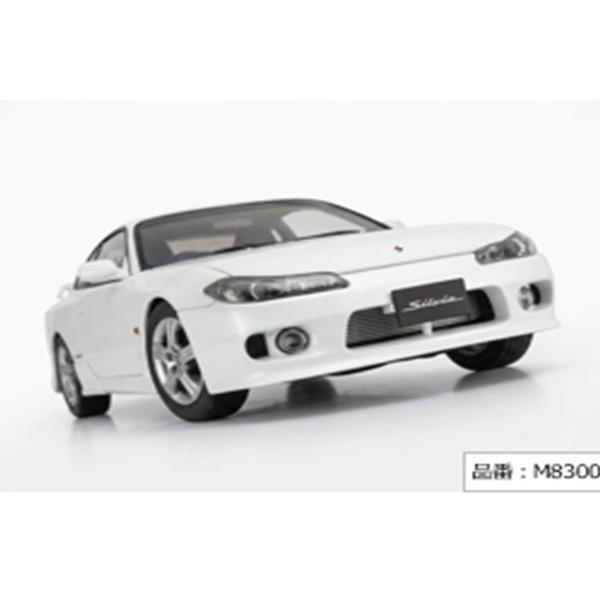 MOTORHELIX 1/18 Nissan Silvia (S15) Spec-R Aero 1999 Pearl White (M83001) |  | 01