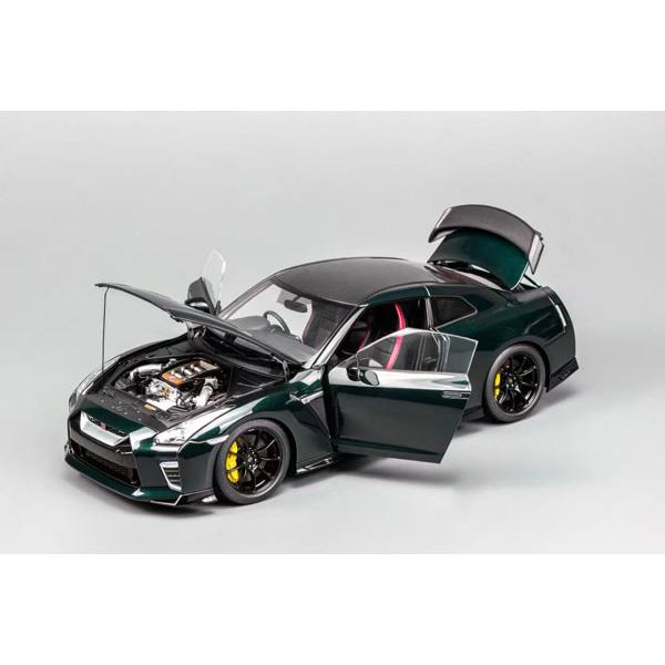 MOTORHELIX 1/18 Nissan GT-R (R35) Track Edition Engineered by NISMO T-Spec 2022 Midnight Purple (M83516) |  | 01