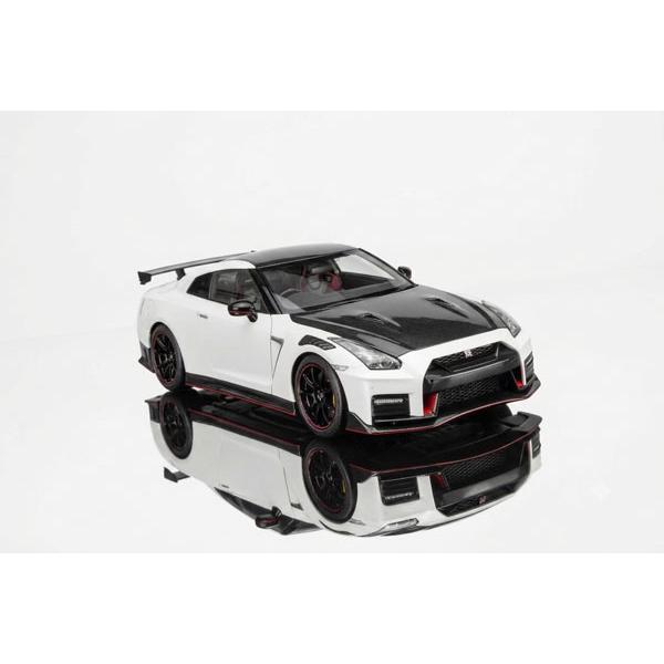 MOTORHELIX 1/18 Nissan GT-R NISMO (R35) Special Edition 2022 Brilliant White Pearl (M83526) |  | 02