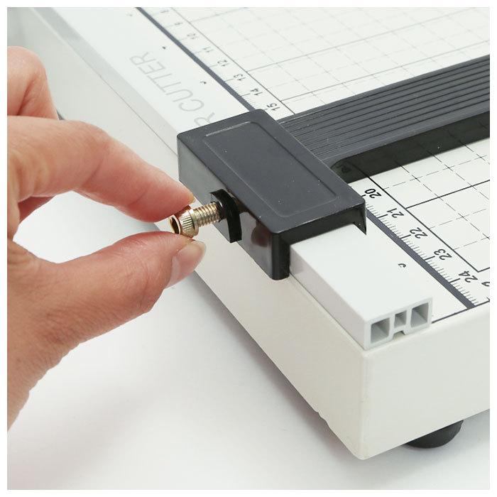 裁断機 ペーパーカッター 通販 a4 事務用品 B7 B6 A5 B5 A4 コンパクト