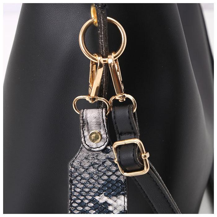 オーダー品☆リバティ特大バッグ　ポケット5つ　底合皮　肩紐長め　50×40cm ショルダーバッグ レディース 斜めがけ 大人 大きめ 通販 トート