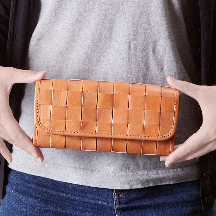 長財布 本革 大容量 通販 レディース 女性 ブランド Fes フェス 使いやすい シンプル 無地 小銭入れあり ボックス型 おしゃれ カード入れ たくさん Backyard Family 通販 Paypayモール