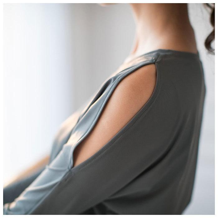 ヨガウェア トップス 長袖 通販 レディース おしゃれ 丈短め ゆったり 肩見せ 肩出し 伸縮性 ストレッチ Sサイズ Mサイズ Lサイズ ブラック カーキ ヨガウェア |  | 03