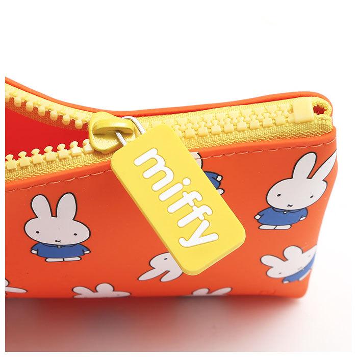 ポーチ 小物入れ 可愛い 通販 限定販売 キャラクター グッズ 大人 通帳ケース マイメロ クロミ ミッフィー シリコン マルチポーチ ジッパー ポムポムプリン