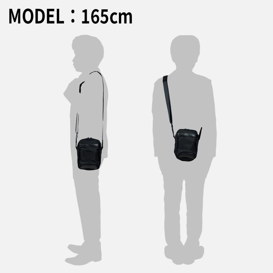 BRIEFING（ブリーフィング） ブラックライン ショルダーバッグ