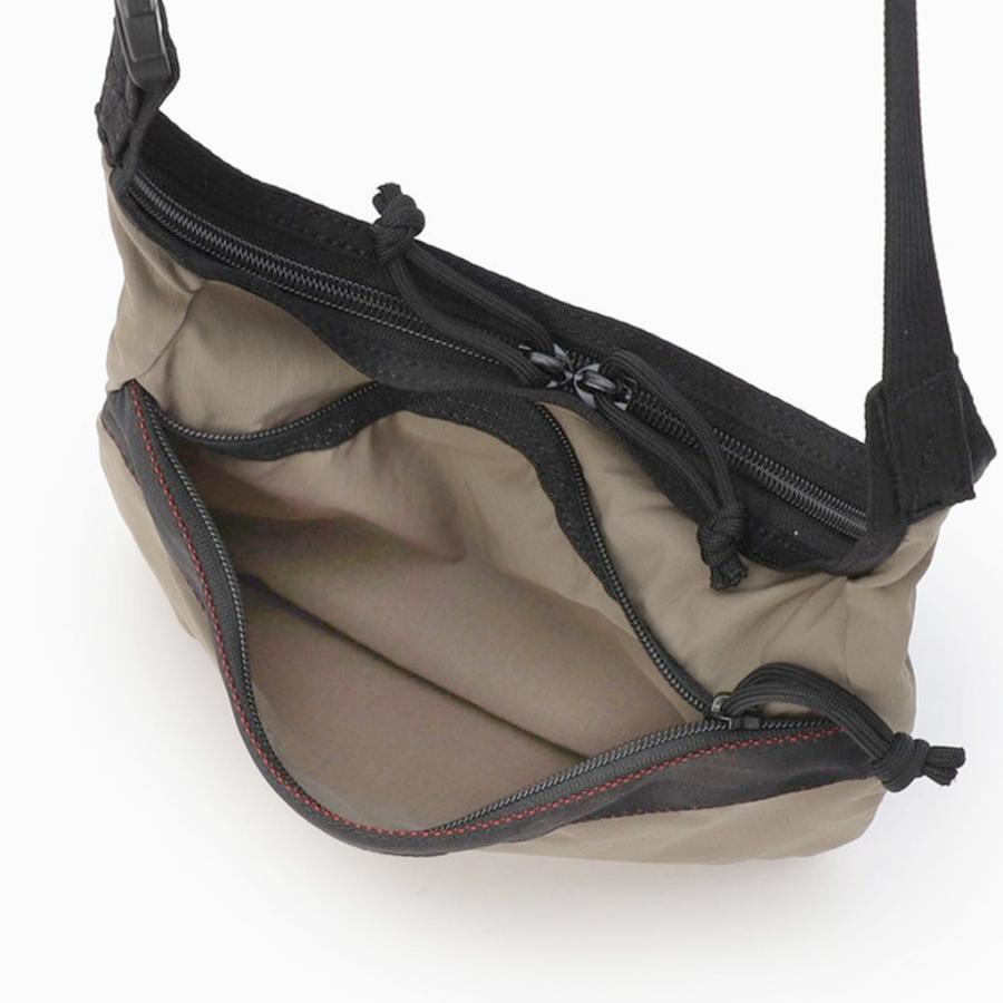 BRIEFING（ブリーフィング） ソリッドライト サコッシュ ショルダー