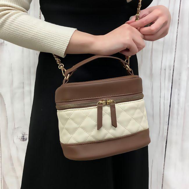7650 ショルダー 斜め掛け レディース バニティ キルト ２ＷＡＹ ハンドバッグ トレンド キルト プチプラ 20代 30代 40代 かわいい おしゃれ |  | 06