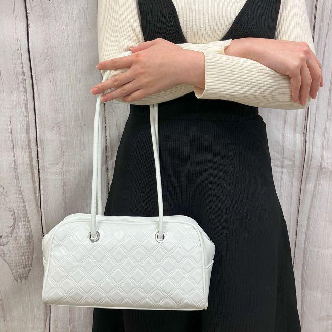 ミニボストン 横長 ワイド ボストン レディース 韓国 小さめ キルティング フェイクレザー トレンド かわいい おしゃれ ハンドバッグ ロングハンドル 7672 |  | 09