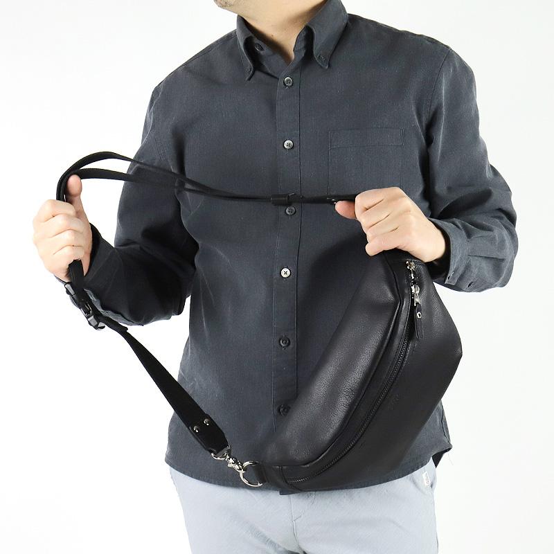 大人気！美品！AKM 希少 山羊革 ゴートレザー ボディバッグ ショルダーバッグ TAKEO KIKUCHI（タケオキクチ） ボディバッグ フィル ワンショルダー