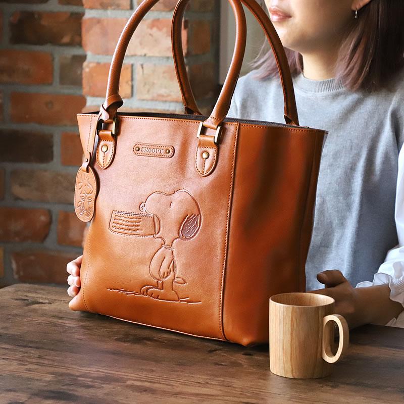 SNOOPY スヌーピー トートバッグ A4 15L 大容量 TOTEBAG PEANUTS ピーナッツ キャラクター 牛革 本革レザー レディース メンズの画像