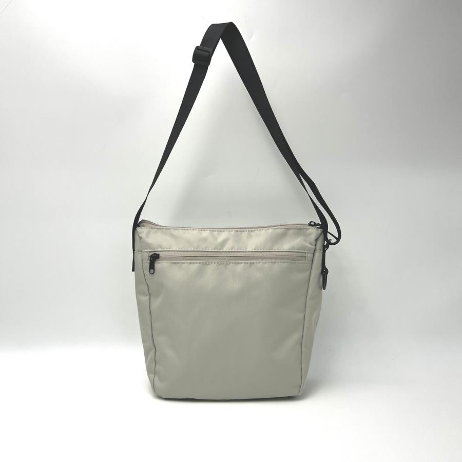 アネロ グランデ ショルダーバッグ 縦型 小さめ 軽量 はっ水 レディース メンズ 人気 シンプル anello GRANDE