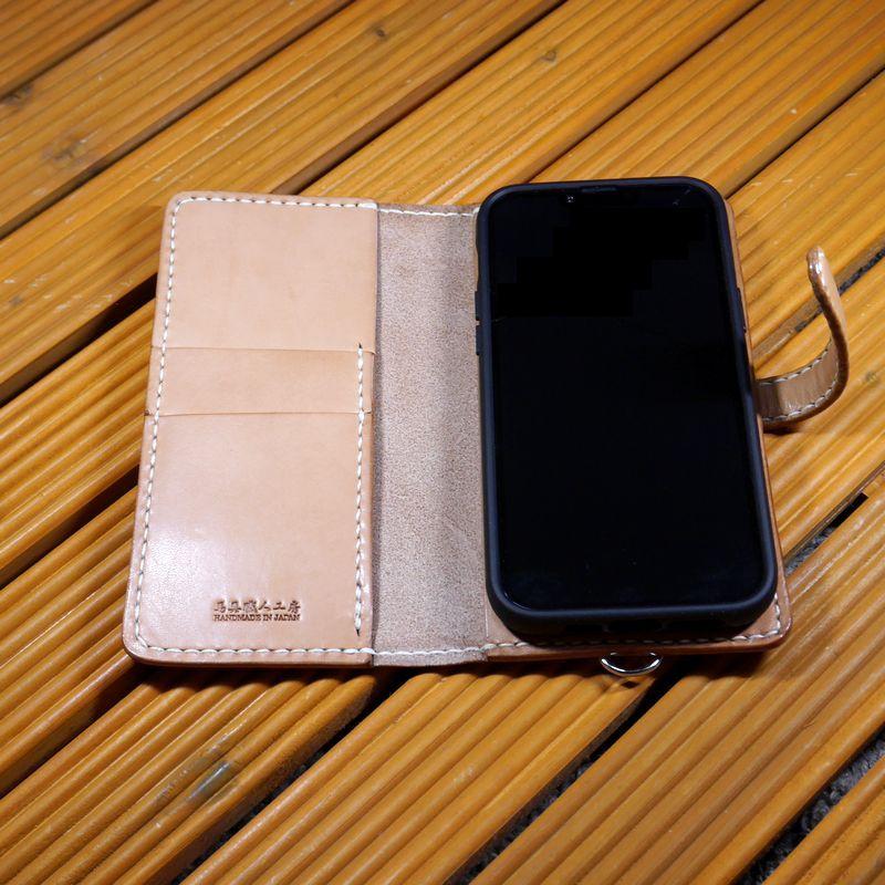 iPhone15 Plus アイフォン15 プラス 手帳型ケース 革ベロ式 馬具 iPhone15 Plus アイフォン15 プラス 手帳型ケース 革ベロ式 馬具