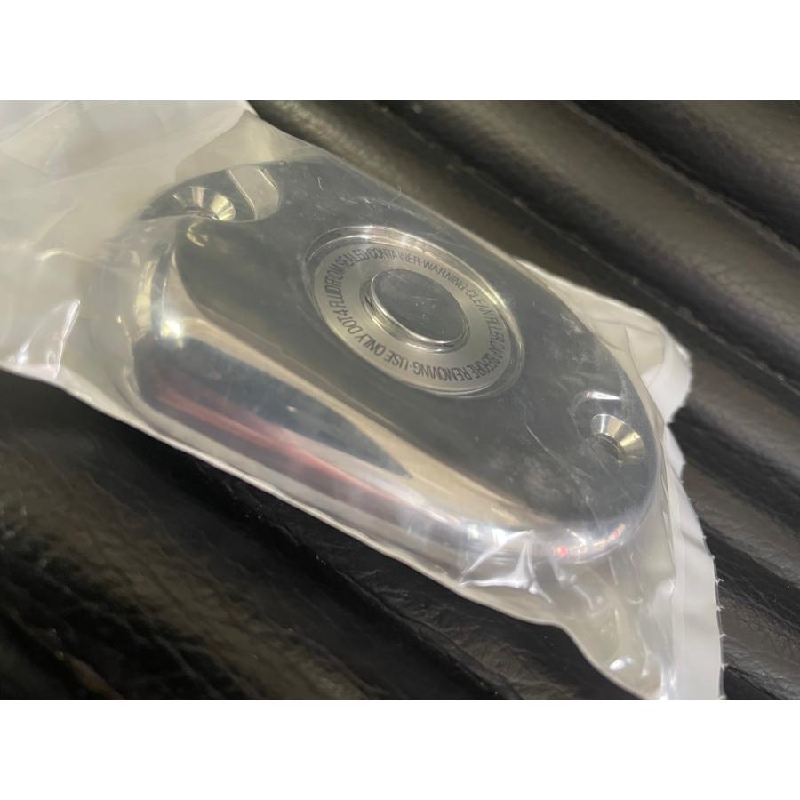 Chrome Master Cylinder Coverの画像