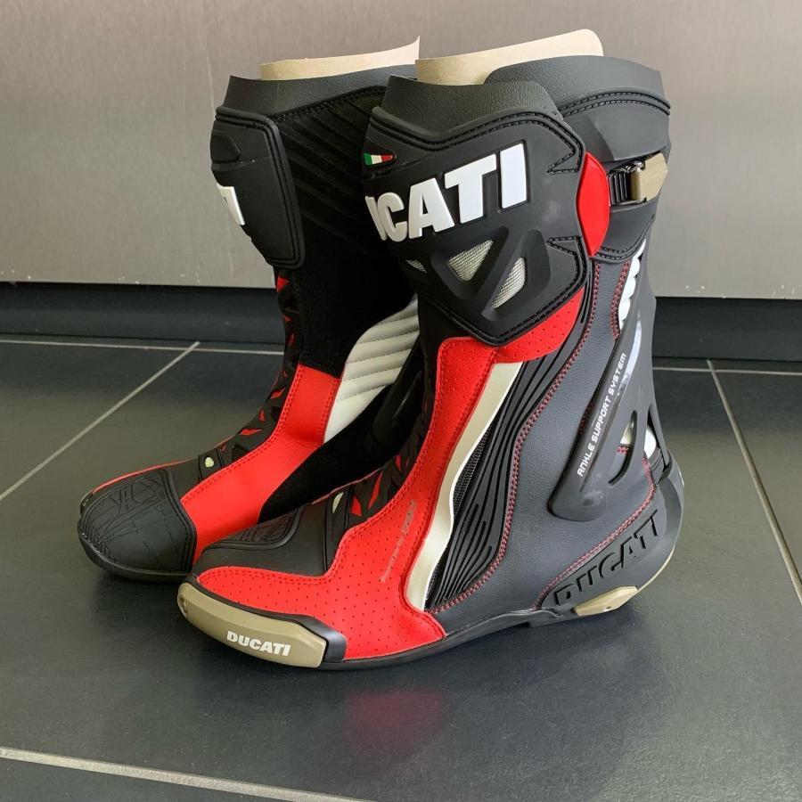 ドゥカティレーシングブーツ　中古品 送料無料 ドゥカティ 純正 正規品 Ducati Corse V6 Air