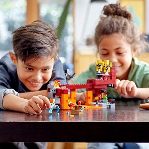 LEGO 21154 レゴ マインクラフト ブレイズブリッジでの戦いの画像