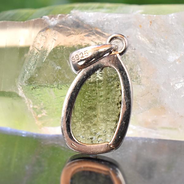 モルダバイト ペンダントトップ 隕石 原石 アクセサリー 天然石 パワーストーン