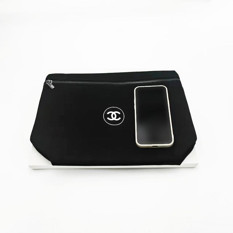 CHANEL 【ノベルティ】 シャネル 大きめ ポーチ クラッチバッグ CHANEL 【ノベルティ】 シャネル 大きめ ポーチ クラッチバッグ