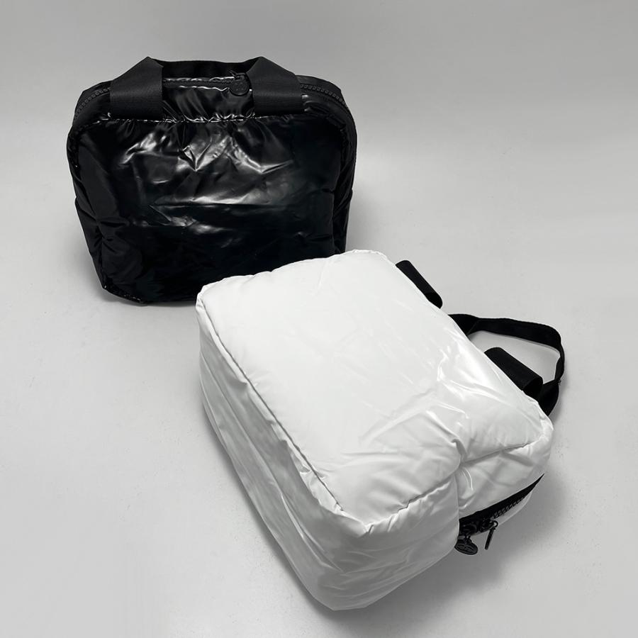 CHANEL 【ノベルティ】 シャネル 大きめ ポーチ クラッチバッグ CHANEL 【ノベルティ】 シャネル 大きめ ポーチ クラッチバッグ