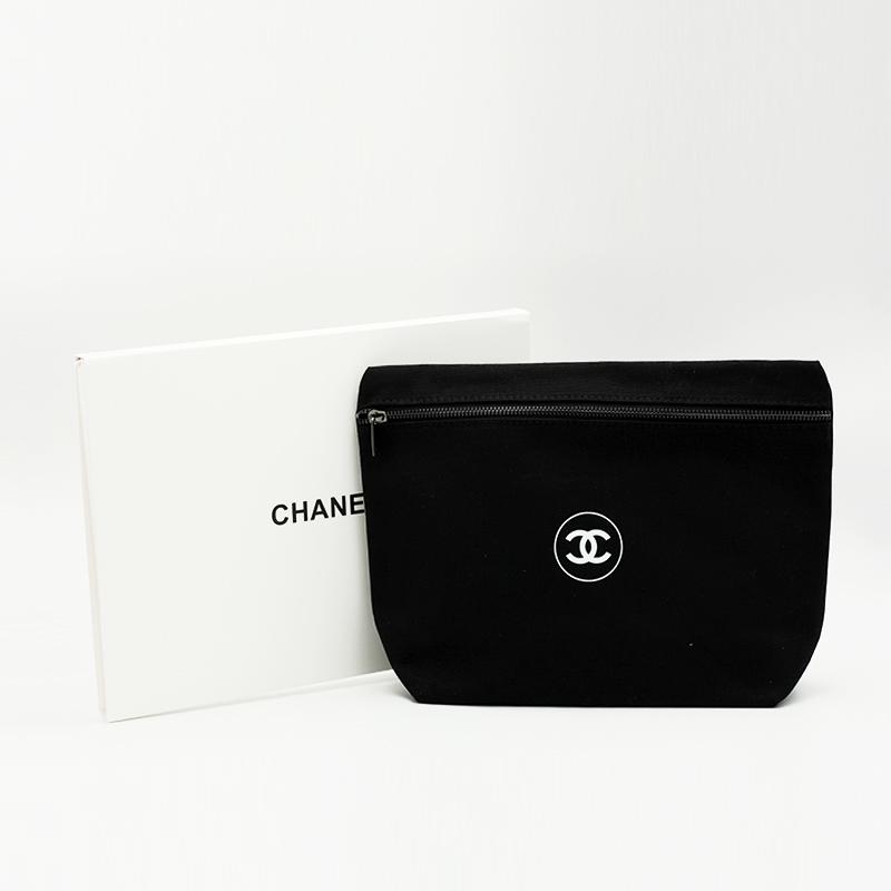 CHANEL 【ノベルティ】 シャネル 大きめ ポーチ クラッチバッグ CHANEL 【ノベルティ】 シャネル 大きめ ポーチ クラッチバッグ