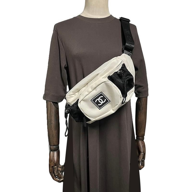 CHANEL 【ノベルティ】 シャネル ポーチ 帆布 ボディバッグ 海外 CHANEL 【ノベルティ】 シャネル ポーチ 帆布 ボディバッグ 海外