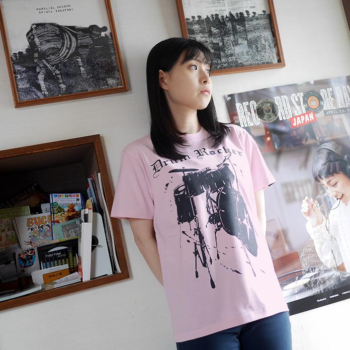ロックTEE / Drum Rocker2 Tシャツ (ライトピンク) -X- 半袖 桃色 ももいろ 楽器 ドラム ドラマー バンド ライブ フェス ロックンロール ROCKNROLL | レディースセレクト | 02