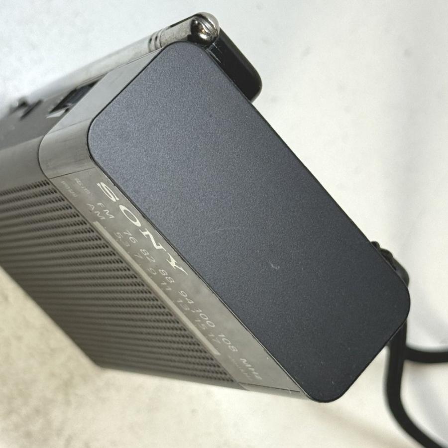 ソニー ハンディーポータブルラジオ ICF-P27 : FM/AM/ワイドFM対応 縦