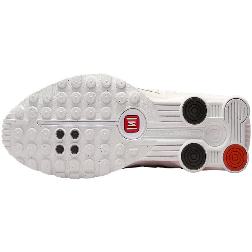 NIKE（ナイキ） 女性 レディース シューズ W SHOX R4 ウィメンズ