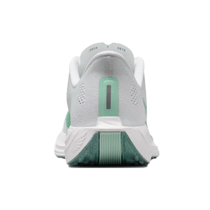 NIKE（ナイキ） 女性 レディース シューズ W PEGASUS PLUS ウィメンズ