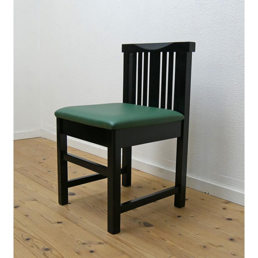 店舗用ダイニングチェア 完成品  チェア ブラック コンパクトな 黒い椅子 座面高43cm レザー張り 背もたれの低い食堂椅子 単品購入可能｜banjo