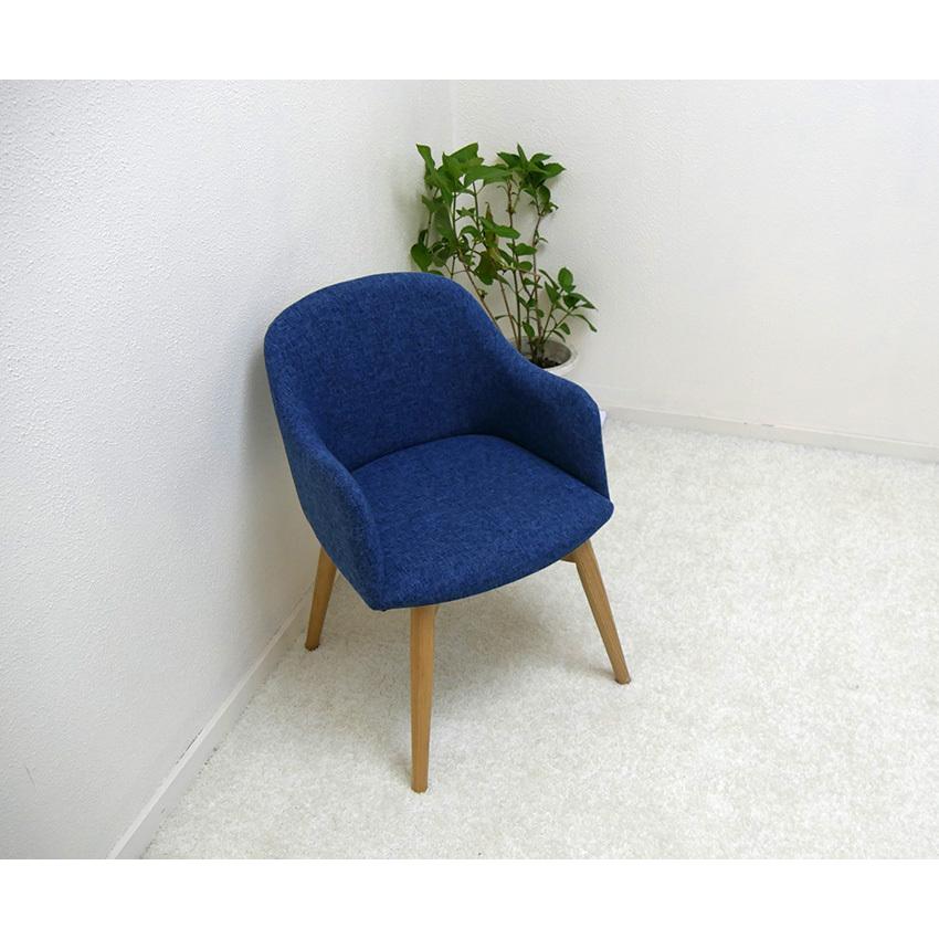 丸いフォルムのシンプル木製ダイニングチェア 回転チェアRegina