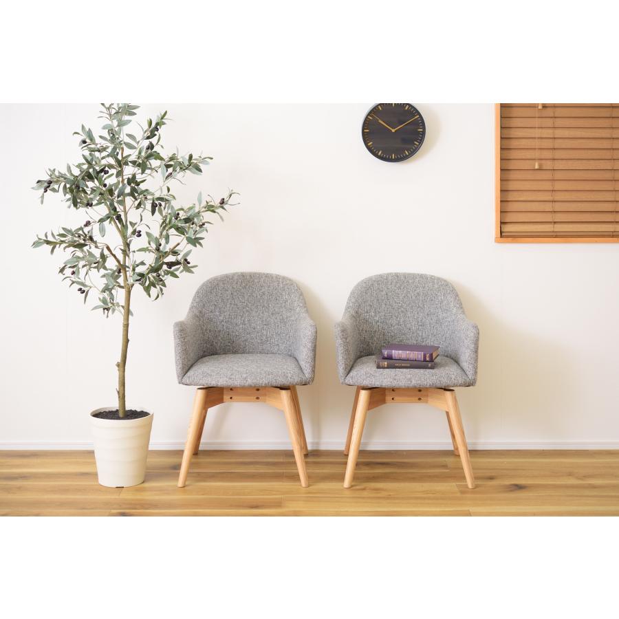 丸いフォルムのシンプル木製ダイニングチェア 回転チェアRegina