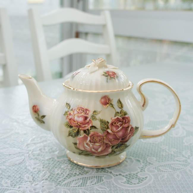 ティーポット 茶こし付き ゴールドローズ アイボリー おしゃれ 薔薇とレースと天使のお店 薔薇雑貨 姫 バラ ローズ ばら ロマンチック 雑貨 テーブルウェア E 857 210 薔薇とレースと天使のお店 通販 Yahoo ショッピング