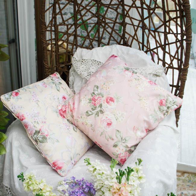 お値下げ❣️パッチワークのクッションカバー  3枚組 お値下げ❣️パッチワークのクッションカバー 3枚組Travis Scott