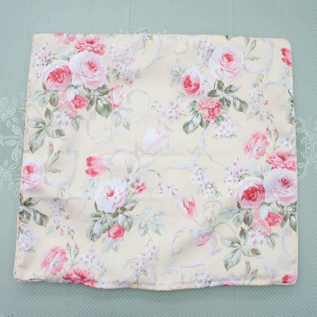 ローズ座布団カバー 55×59cm 1枚 ピンク イエロー 薔薇 薔薇とレースと
