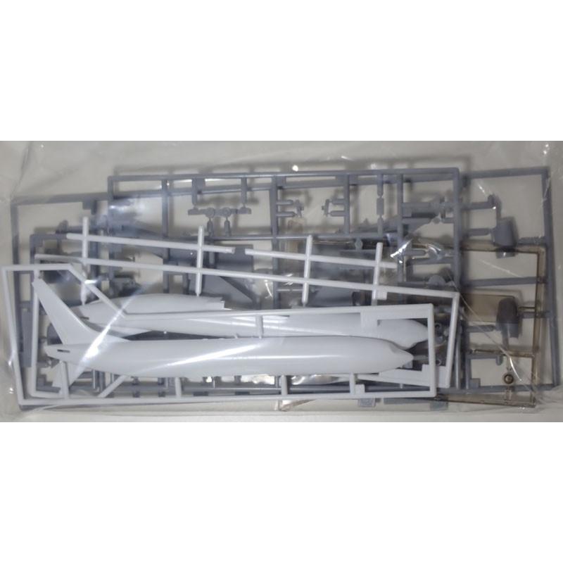 ハセガワ 1/200 ANA ボーイング 737-800 “トリトンブルー” 10737 : 車