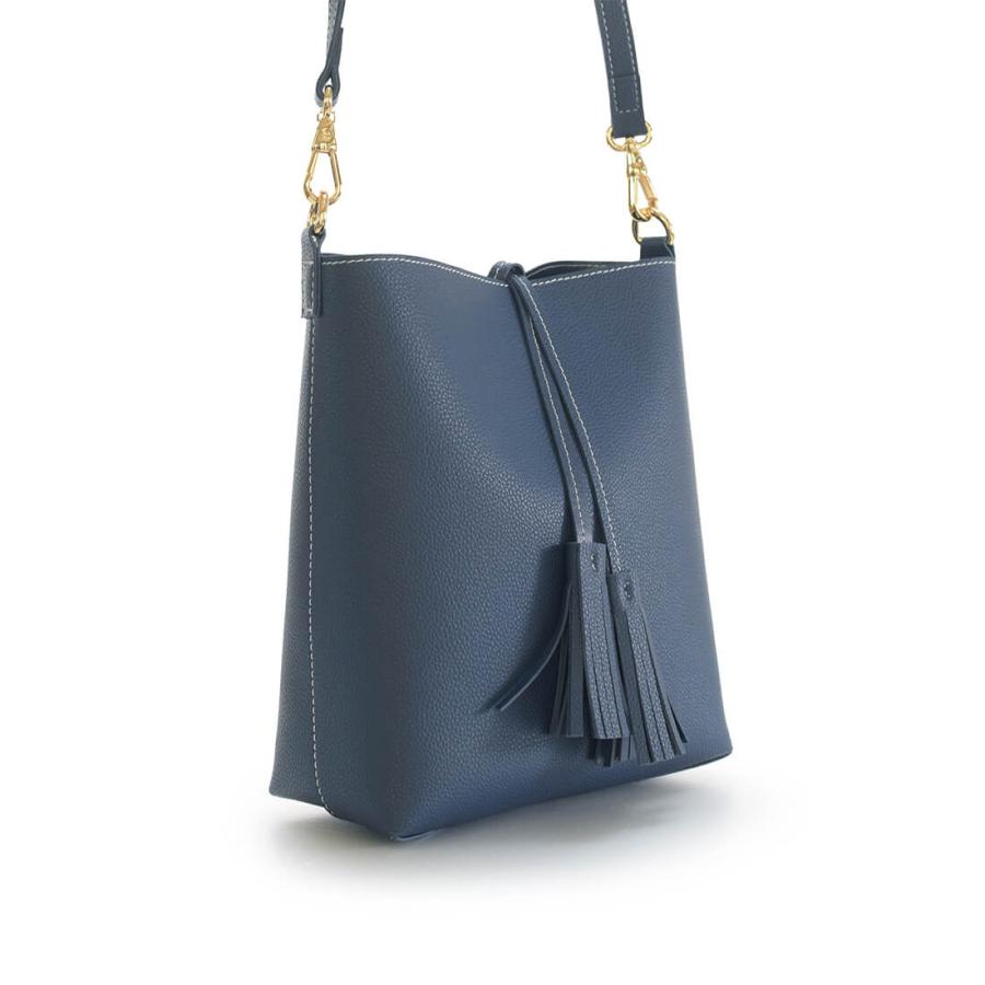 BarcosBlue（バルコスブルー） タッセル付きショルダーバッグ