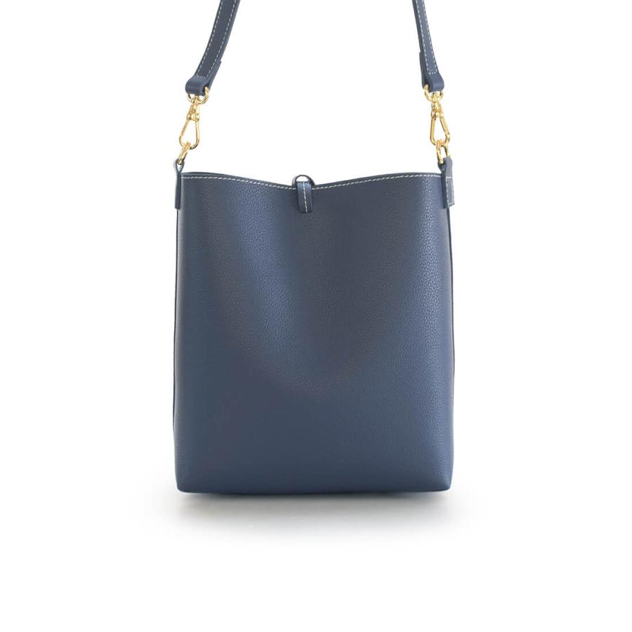 BarcosBlue（バルコスブルー） タッセル付きショルダーバッグ