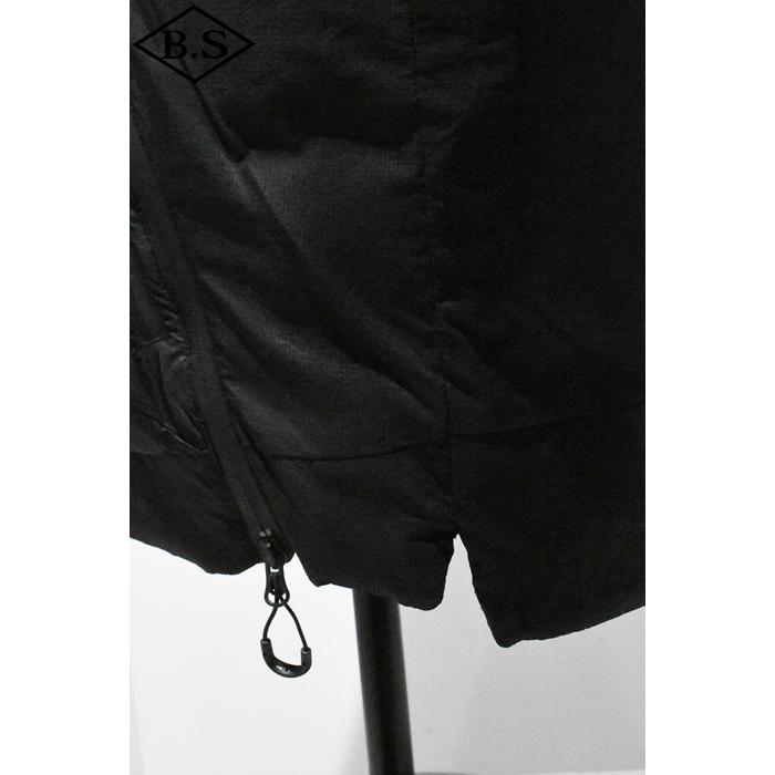 シーエムエフ アウトドアガーメント CMF OUTDOOR GARMENT アウター CMF2502-J01C SLASH DOWN L7 BLACKの画像