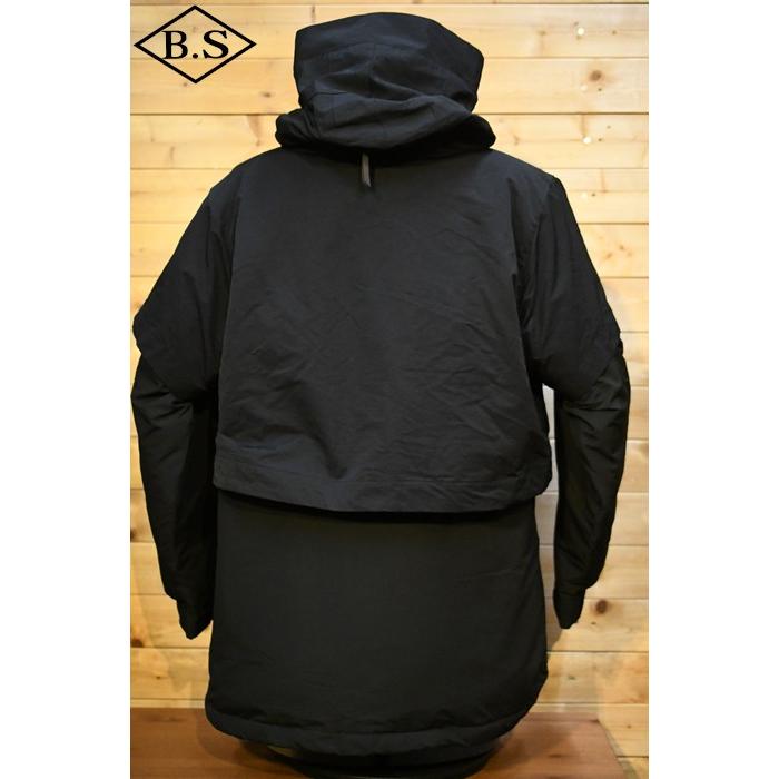 シーエムエフ アウトドア ガーメント ダウンジャケット　L　ブラック CMF OUTDOOR GARMENT 】シーエムエフが独自のダウン仕様にし、持ち運び