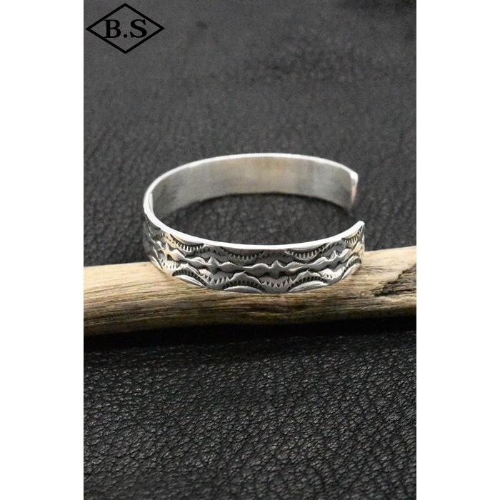 インディアンジュエリー INDIAN JEWELRY 小物 バングル ナバホ族 Henry Mariano ヘンリーマリアーノの画像